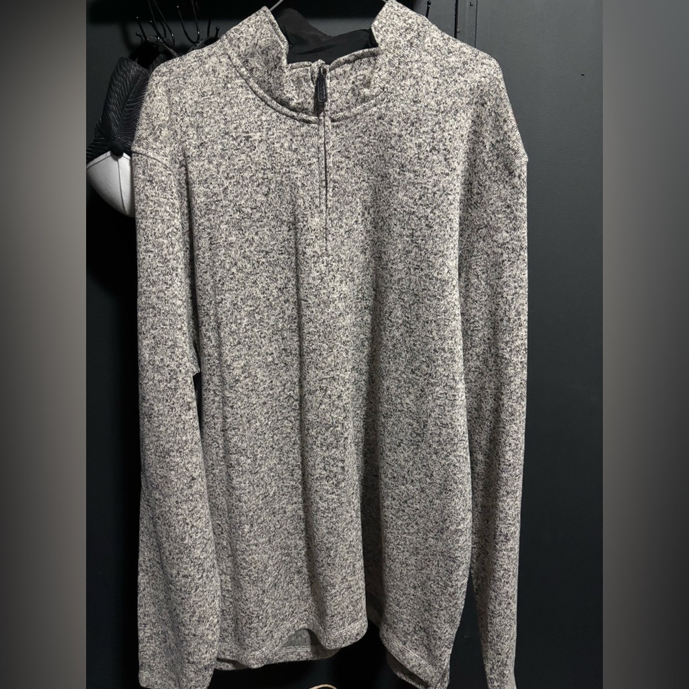 Wrangler Heathered Gray Men’s Quarter Zip Sweater